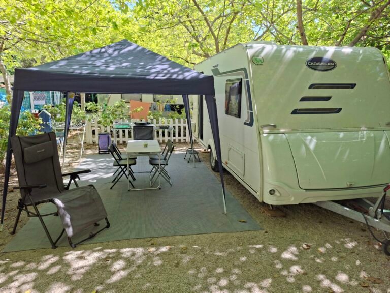 Caravana nueva y climatizada. Te la llevamos al camping y instalamos