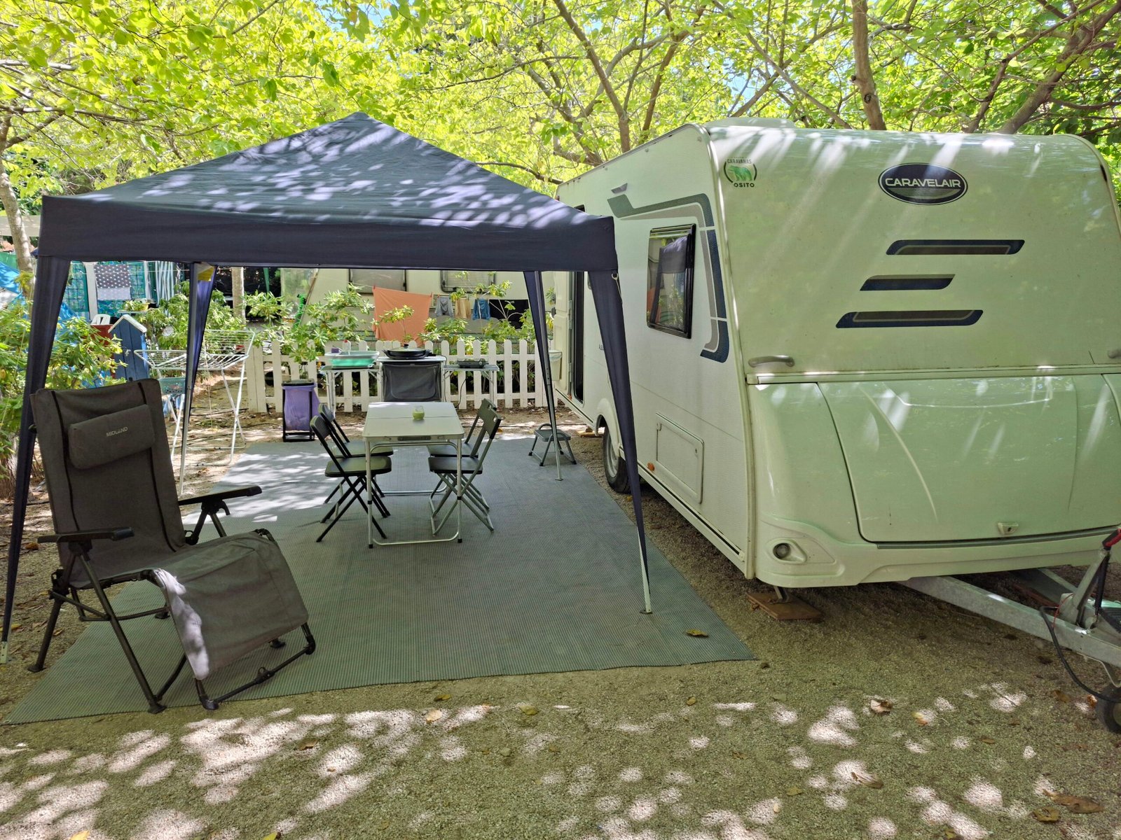 Caravana nueva y climatizada. Te la llevamos al camping y instalamos